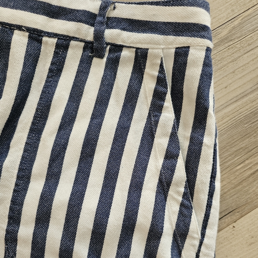Vince Camuto strife shorts! - Picture 3 of 5